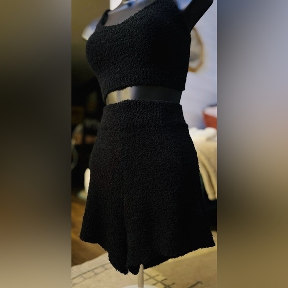 SHEIN black fuzzy crop top and high waist short set, size L - Picture 6 of 8